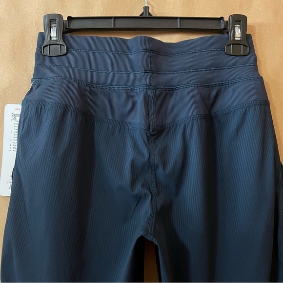 Lululemon | NWT Dance Studio Crop II (Unlined 20") Pants Nocturnal Teal Size 2 - Picture 11 of 15